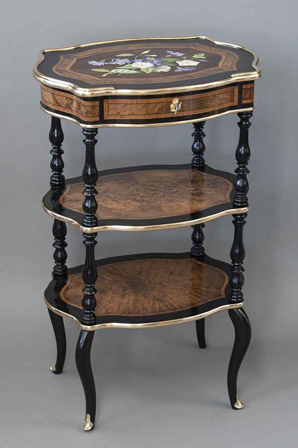 ニコラ リヴァール.jpg